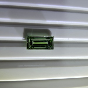 Diamante Cultivado en Laboratorio, Corte Baguette, Verde Intenso, 2CT, Certificado IGI, VS2, Diamante Suelto - Product Image 1