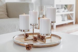 Support de bougie en aluminium argenté Signature Glow à 4 bras, résistant à la chaleur, décoration d'intérieur, candélabre en métal - Product Image 3
