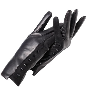 Guantes de viaje al aire libre diarios lisos de piel de cabra negra de invierno para mujer de Pakistán - Product Image 1