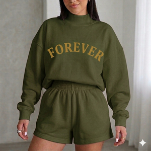 Ensemble haut à col montant et short pour femme, tenue d'hiver décontractée, tissu extensible doux, coupe ajustée, ensemble deux pièces pour la détente et les activités sportives - Product Image 1