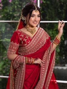 TENNECY Japón Satén Saree Largo hasta el Suelo con Blusa y Dupatta para Mujer, Tradicional Indio para Boda, Fiesta de Diwali, Elástico - Product Image 2