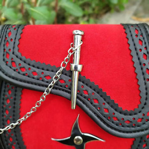 Sporran en cuir vegan avec emblème Shuriken en velours rouge, Sporran à fermoir à broche, Sporran traditionnel pour kilt avec ceinture en chaîne de cuir - Product Image 4