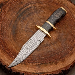 Cuchillo Bowie de Acero de Damasco Hecho a Mano con Funda de Cuero Personalizable y Mango de Madera - Product Image 3