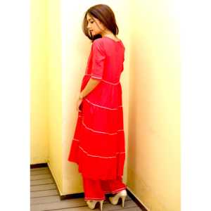 Magnifique ensemble de costume décontracté en tissu crêpe Sikhiya avec haut à manches trois-quarts, taille XS - Product Image 1