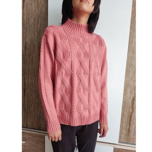 เสื้อสเวตเตอร์กีฬาผู้หญิงแบบใหม่สำหรับฤดูหนาว ทรงหลวม คอเสื้อแบบบาง แขนยาว เสื้อยืดออกกำลังกาย แจ็คเก็ตสำหรับฝึกซ้อม จากบังกลาเทศ - Product Image 2