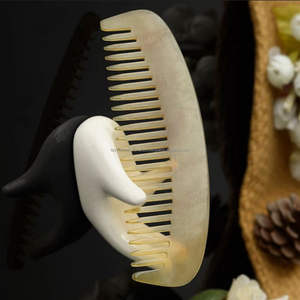 Peigne en corne de buffle naturel fait à la main peigne à cheveux de poche antistatique Logo personnalisé écologique animal classique du moyen âge pour la maison - Product Image 6
