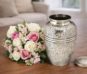 Urnes funéraires personnalisées finies et brillantes pour adultes et bébés, vente en gros, urne funéraire unique en céramique pour crémation humaine, exportée par God Gift. - Product Image 1