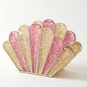 Cesta de almacenamiento infantil de ratán natural rosa con forma de concha, adorable cesta de almacenamiento hecha a mano para juguetes y decoración de habitación infantil. - Product Image 2