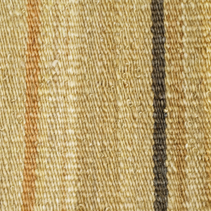 Tapis moderne en laine rayée jaune moutarde Horizon Safran, tufté à la main, antidérapant et écologique, pour salon et hôtel - Product Image 4