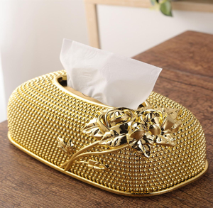 Boîte à mouchoirs ovale en métal doré luxueux avec sculptures de roses en 3D pour une décoration coordonnée, disponible au prix de gros - Product Image 1