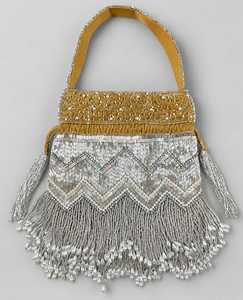 Bolso Potli de Diseño con Flecos Hechos a Mano en Rojo Escarlata y Plateado, con Cadenas, para Fiestas Nocturnas - Product Image 2