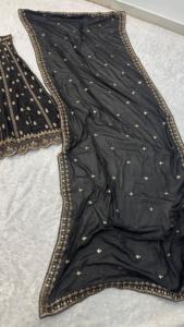 Lehenga Choli, Traje Tradicional Indio para Bodas, Bellamente Diseñado con Lentejuelas, para Ocasiones y Eventos Especiales para Mujeres - Product Image 4