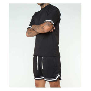 Conjunto de Pantalones Cortos y Camiseta Deportivos para Hombre, de Tela Tejida Transpirable con Estampado Veraniego, Personalizado y de Alta Calidad - Product Image 5