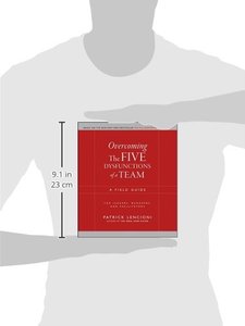 Superando las cinco disfunciones de un equipo de Patrick M. Lencioni, libro en inglés de bolsillo sobre formación y gestión de equipos - Product Image 2