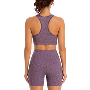 Ensemble de sport côtelé sans couture tendance pour femme – Tenue de fitness athlétique extensible deux pièces - Product Image 2