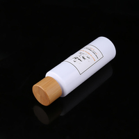 Bouteille en PET écologique Nature 200 ml avec bouchon en bambou