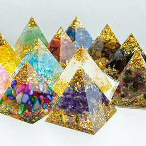 Offre Spéciale <span class=keywords><strong>Orgonite</strong></span> Pyramides Résine Générateur D'énergie Puces <span class=keywords><strong>De</strong></span> Guérison Pierre Artisanat Cristal Pyramide Pour Cadeaux - Product Image 5