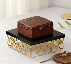 Support à gâteau de luxe en aluminium écologique avec piédestal et bordure en dentelle, plateau de présentation de desserts pour mariage, anniversaire, décoration de fête - Product Image 2