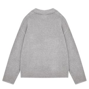 เสื้อโปโลแขนยาวผ้าถักบูเคล สีเทาผสม ดีไซน์สบายตาและมีสไตล์ เหมาะสำหรับลุคสบายๆ และผ่อนคลาย - Product Image 2
