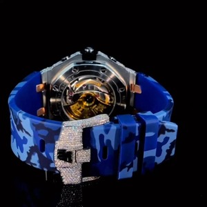 Montre de luxe pour homme en or rose, sertie de diamants Moissanite VVS taille ronde, style Hip Hop, avec bracelet en caoutchouc bleu - Product Image 2