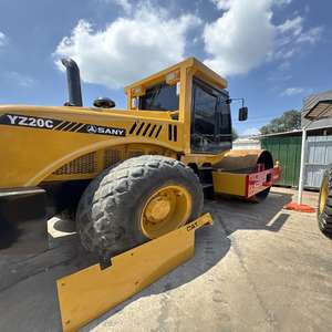 Rouleau compresseur monocylindre Dynapac CA30D d'occasion à prix abordable, modèle 2022, moteur diesel, machine de construction avec roulement et pompe à vendre - Product Image 4