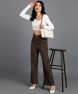 Jeans pour femmes à taille haute, coupe régulière, jambe large, effet délavé - Product Image 3