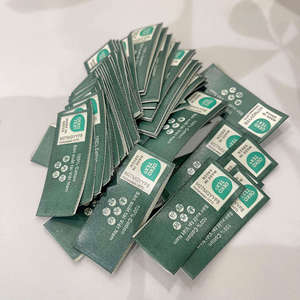 Etiquetas de Cuidado con Código QR Impreso de Corte Recto para Bolsas de Ropa, Zapatos y Ropa Urbana - Servicio OEM para Materiales Textiles - Product Image 4