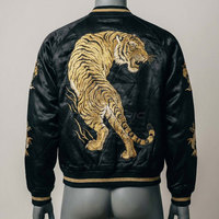 Veste Sukajan en satin brodé de qualité supérieure de Fabric Studio, logo sur le devant, personnalisable, écologique, respirante, légère, décontractée pour homme
