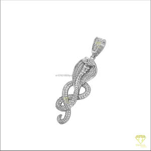 Pendentif Serpent Plaqué Or 18K Fait Main avec Design Animal Sertie de Pierres Moissanite Certifiées GIA – Cadeau Idéal - Product Image 1