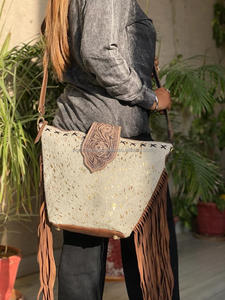 กระเป๋าสะพายคาดลำตัวหนังวัวแท้สำหรับผู้หญิงทำจากหนังวัวแท้แบบถือทำมือใหม่ - Product Image 3