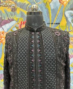 Traje Sherwani para Niños, Mezcla de Seda, Completamente Adornado, Cuello Mandarín, Cristales Extra Pesados, Piedras de Resina, Atuendo Étnico para Fiestas - Product Image 6