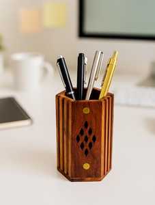 Porte-stylo en bois fait main, organisateur de bureau rectangulaire sculpté, type minimaliste sur pied, à un seul niveau, multifonctionnel pour le bureau - Product Image 1