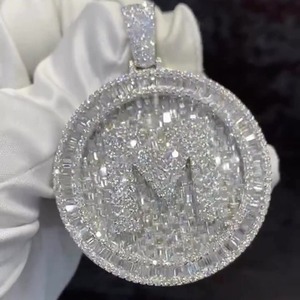 Colgante de Moissanita Hiphop Más Vendido, Accesorio de Joyería Personalizado para Moda Urbana y Uso Diario, Disponible a un Precio Razonable - Product Image 1