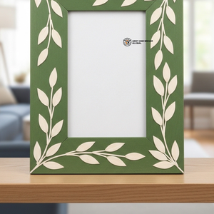 Cadre photo en bois vert artisanal, décoration de luxe pour la maison - Product Image 3
