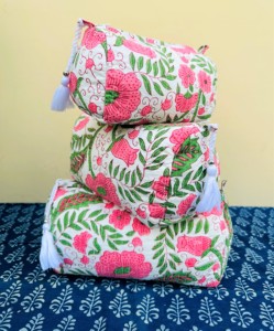 Set de Bolsas de Maquillaje Acolchadas de Algodón con Estampado Floral: Bolsas de Aseo Hechas a Mano, Bolsas de Viaje Estilo Boho, Neceser Indio, Bolsa para Hombre y Mujer - Product Image 6