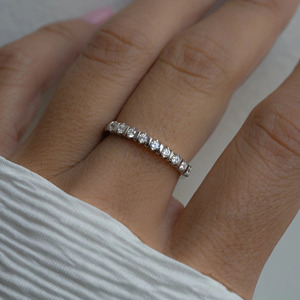 Anillo apilable de oro amarillo con diamantes cultivados en laboratorio, redondos y en forma de baguette, al por mayor - Product Image 4