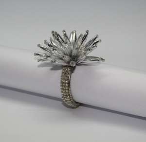 Anneaux de serviette ronds classiques écologiques en cristal perlé pour mariage - Product Image 2