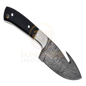 Couteau de chasse artisanal en acier Damas, lame pleine longueur, couteau de camping et d'extérieur à lame fixe avec poignée en corne de buffle - Product Image 1