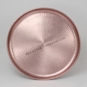 Plateau de service en acier texturé rond de couleur personnalisée plateau cadeau polyvalent et chic décoratif en métal tendance et durable pour la maison moderne - Product Image 4
