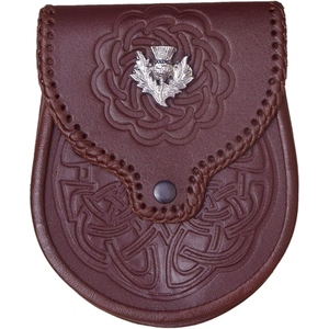 Bolsa de Cintura Tradicional Escocesa Sporran de Cuero Genuino Premium Marrón con Diseño de Cardo Celta Grabado, Hecha a Mano - Product Image 1