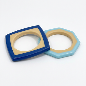 Juego de Brazaletes de Resina Resistente Hechos a Mano, Geométricos de Dos Tonos para Mujer, Venta al Por Mayor - Product Image 1