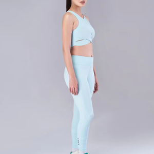 Conjunto de Yoga de 3 Piezas Transpirable para Mujer con Tecnología de Corte Automático, Tela de Secado Rápido para Pilates y Entrenamientos en el Gimnasio - Product Image 3