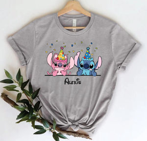 T-shirt de couple assorti Lilo et Stitch pour la Saint-Valentin, Stitch et Angel avec des chapeaux de fête et des confettis colorés, t-shirt de sport en coton blanc - Product Image 2