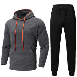 Ensemble de survêtement léger pour homme, idéal pour la gym, les voyages ou la détente. Survêtement deux pièces simple et élégant pour homme avec logo à rayures latérales. - Product Image 6