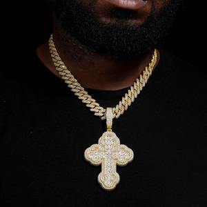 Collar con Colgante de Cabra en Plata de Ley 925 de Calidad Premium, Joyería con Moissanita Certificada IGI, Disponible a un Precio Competitivo - Product Image 2