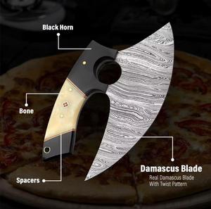 Cortador de Pizza de Acero de Damasco Hecho a Mano con Mango Tradicional de Estilo Moderno y Funda de Cuero - Product Image 3