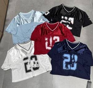 Camisetas Deportivas Personalizadas de Manga Corta para Fútbol y Baloncesto, de Alta Calidad, Malla Deportiva, Corte Regular, para Mujeres y Adolescentes - Product Image 2