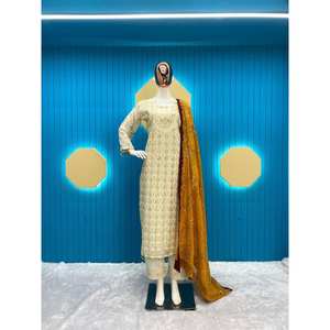 Ensemble haut, bas et dupatta pour femmes, vêtements de soirée de créateur - Product Image 2