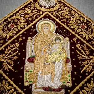 ชุดนักบวชไบแซนไทน์แบบสั่งทำพิเศษ พร้อมลายภาพพระกุมารเยซูและพู่ห้อย - Product Image 4