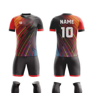 Cette tenue de football en sublimation de haute qualité, fabriquée par une usine OEM, est idéale pour les fournisseurs mondiaux et les marques de vente au détail professionnelles. - Product Image 2
